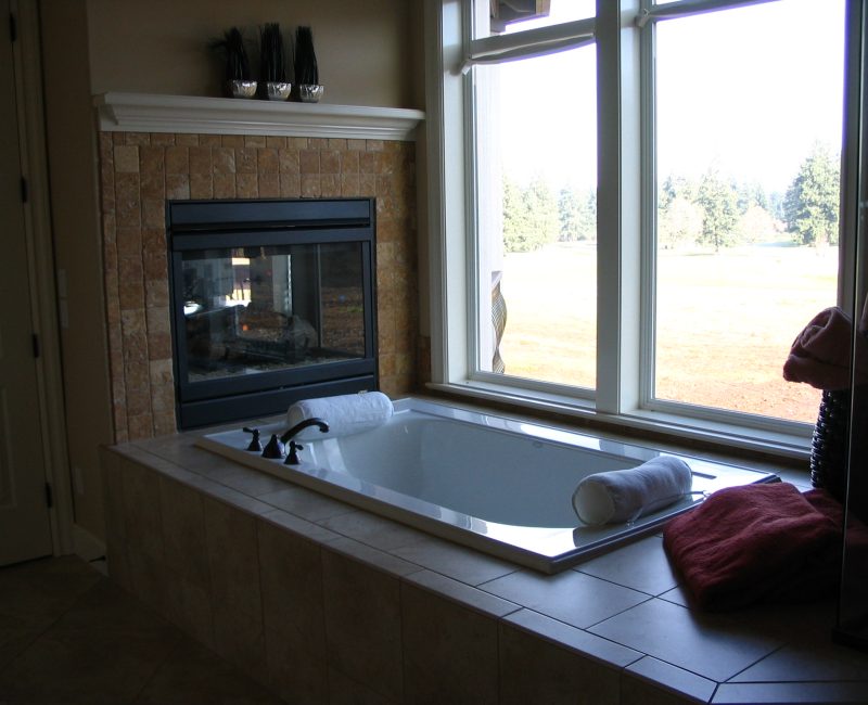 Master bath. Sally liked this bath tub!