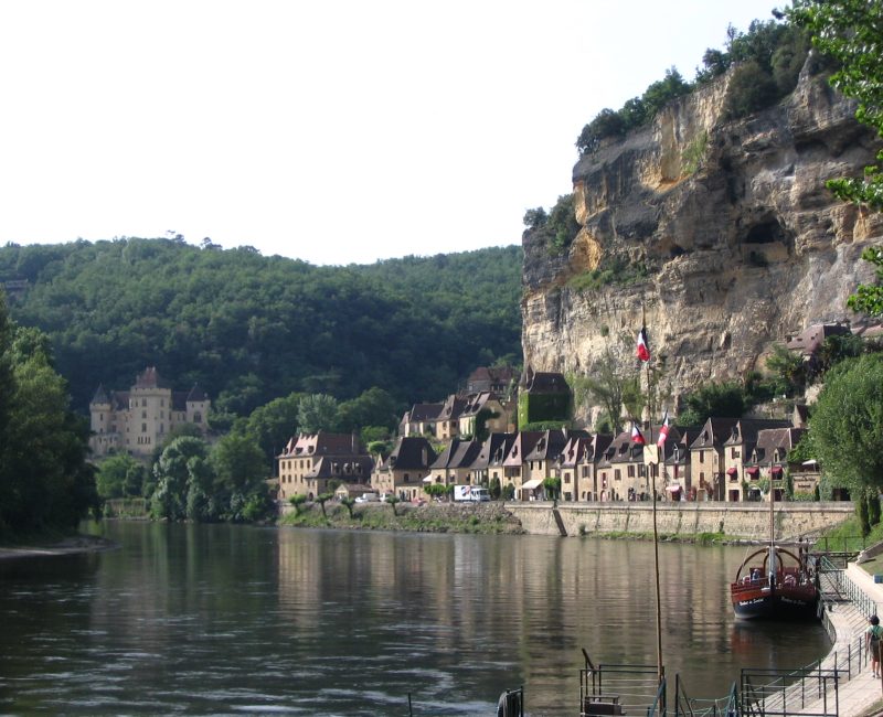 A town on the Dordogne river